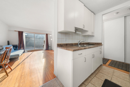 Guest Bathroom Photo of 3 135 W 21st Street, North Vancouver, BC