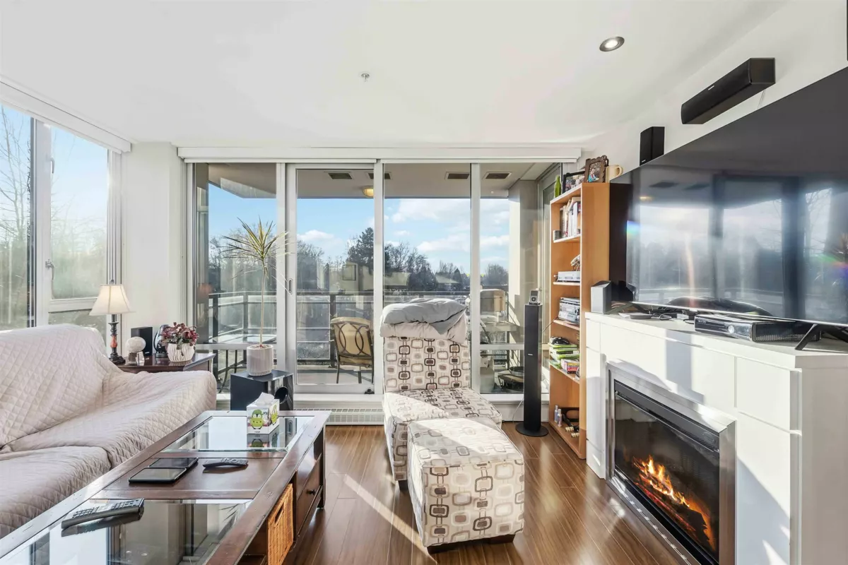 Dining Area Photo of 308 12069 Harris Road, Pitt Meadows, BC