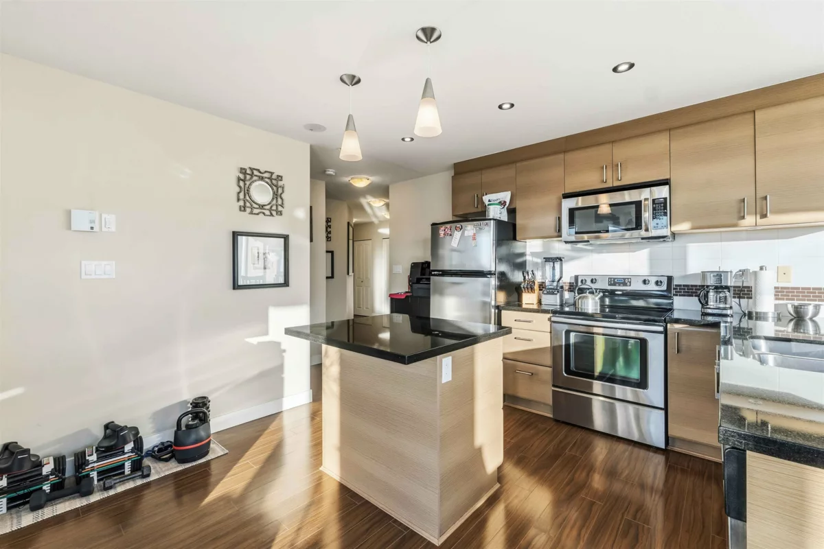 Primary Bathroom Photo of 308 12069 Harris Road, Pitt Meadows, BC