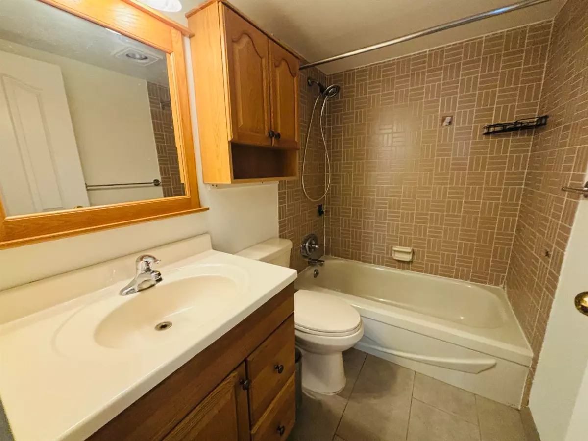 Primary Bathroom Photo of 101 8870 Citation Drive, Richmond, BC