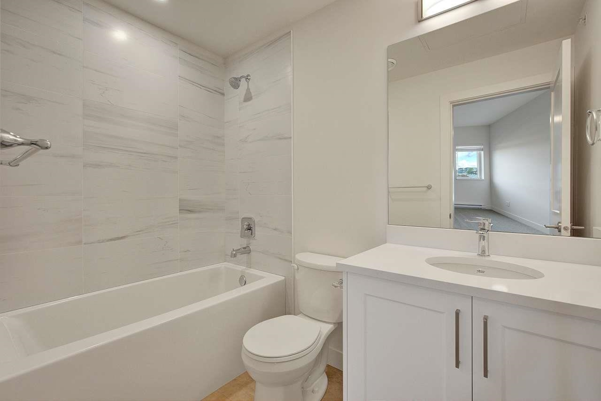 Breakfast Nook Photo of 2 1419 Mccallum Road, Abbotsford, BC