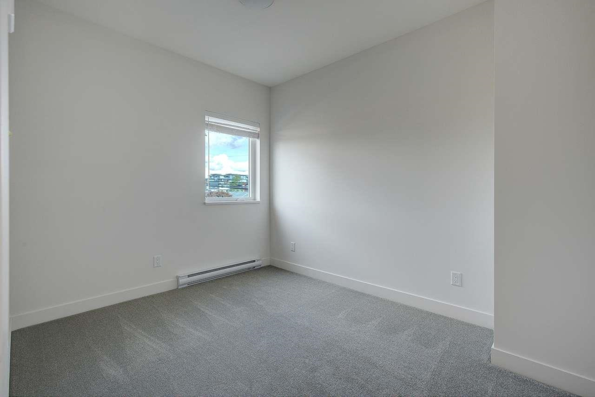 Walk-In Closet Photo of 2 1419 Mccallum Road, Abbotsford, BC