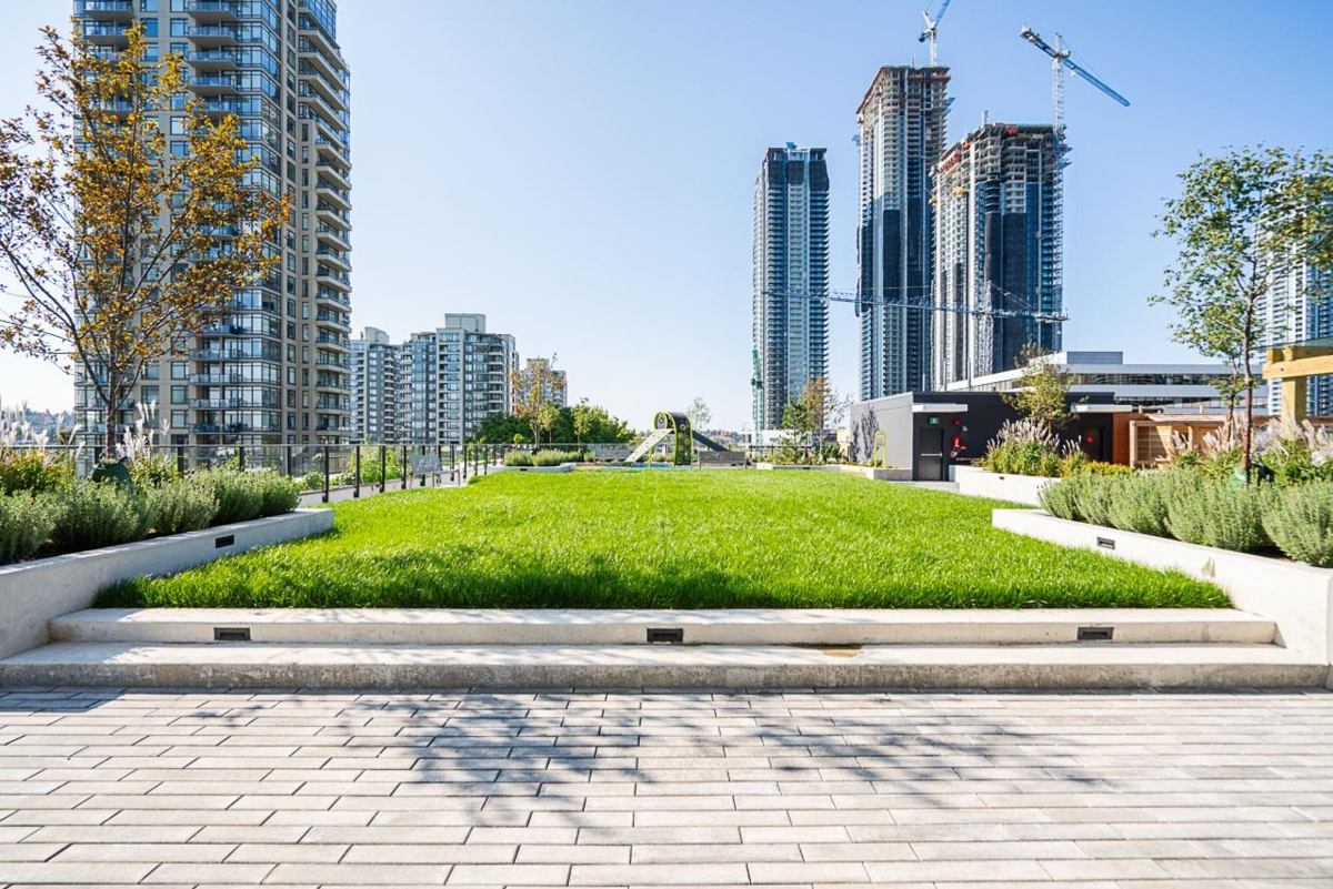 Hallway Photo of 3110 2181 Madison Avenue, Burnaby, BC