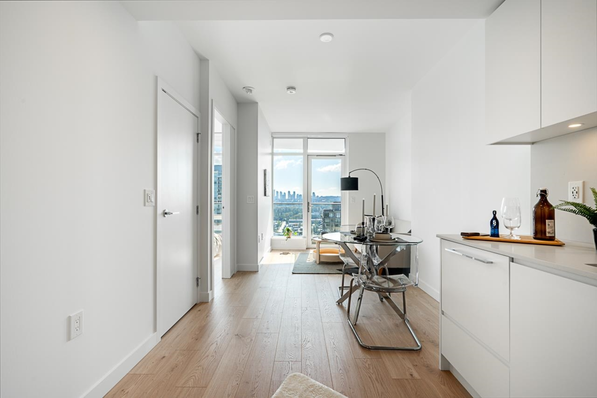 Kitchen Photo of 3110 2181 Madison Avenue, Burnaby, BC