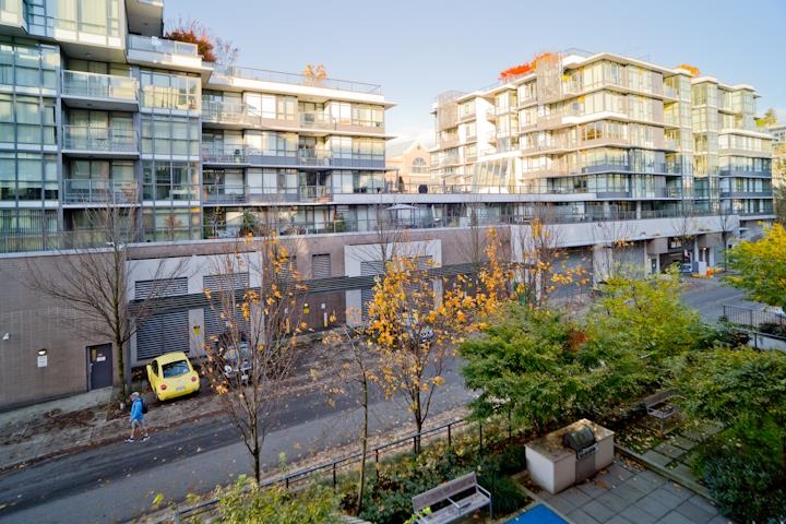 Living Room Photo of 302 2033 W 10th Avenue, Vancouver, BC