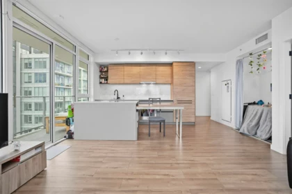 2602 10448 University Drive, Surrey, BC
