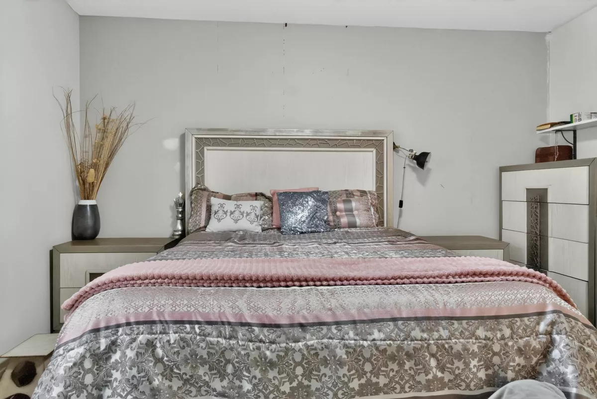 Guest Bathroom Photo of 22905 113 Avenue, Maple Ridge, BC