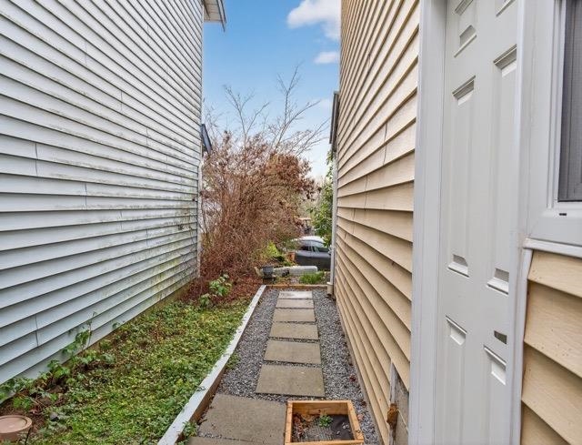 Hallway Photo of 22905 113 Avenue, Maple Ridge, BC