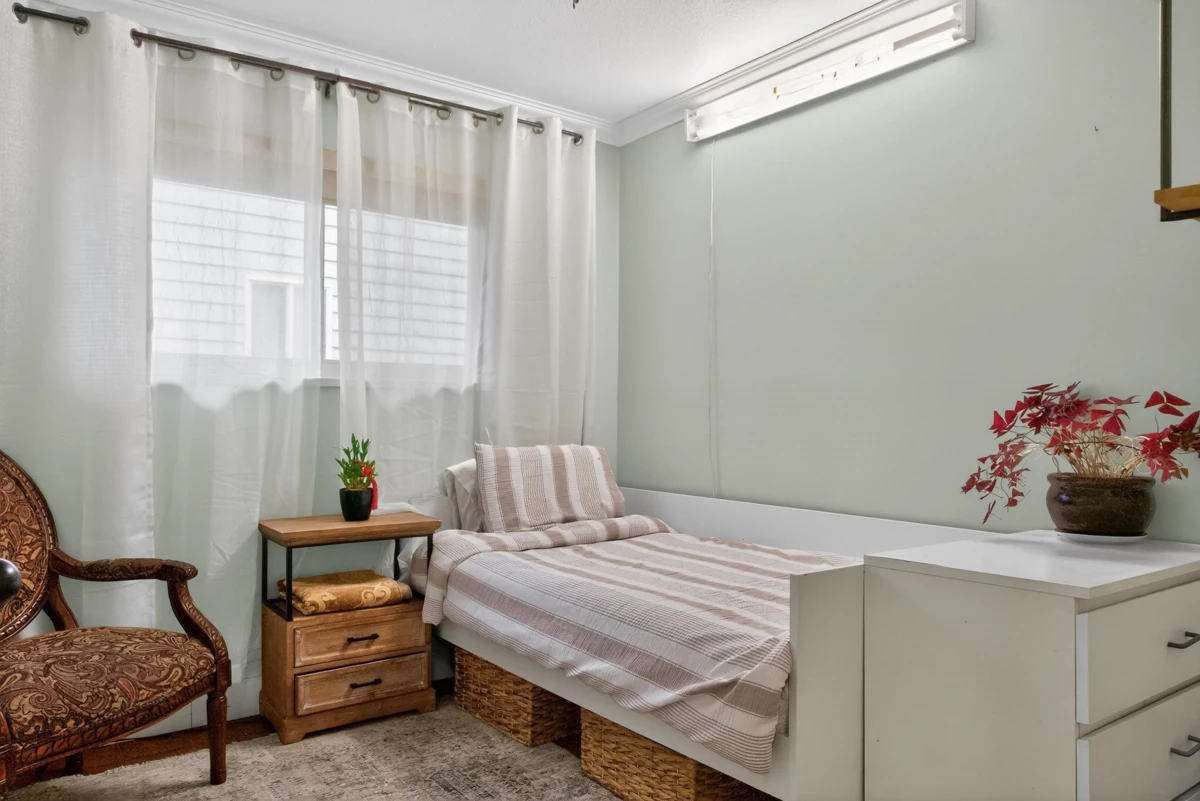 Walk-In Closet Photo of 22905 113 Avenue, Maple Ridge, BC