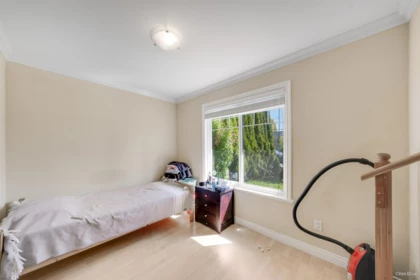 Hallway Photo of 7531 Oak Street, Vancouver, BC