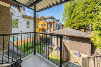 Swimming Pool Photo of 7531 Oak Street, Vancouver, BC