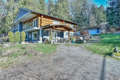 Kitchen Island Photo of 23369 141 Avenue, Maple Ridge, BC