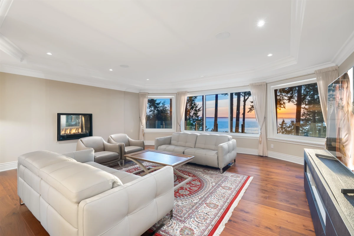 Family Room Photo of 1455 126a Street, Surrey, BC
