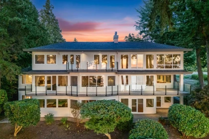 Swimming Pool Photo of 1455 126a Street, Surrey, BC