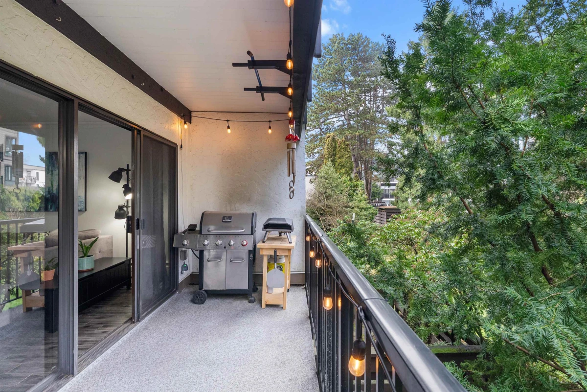 Kitchen Photo of 207 8840 No 1 Road, Richmond, BC