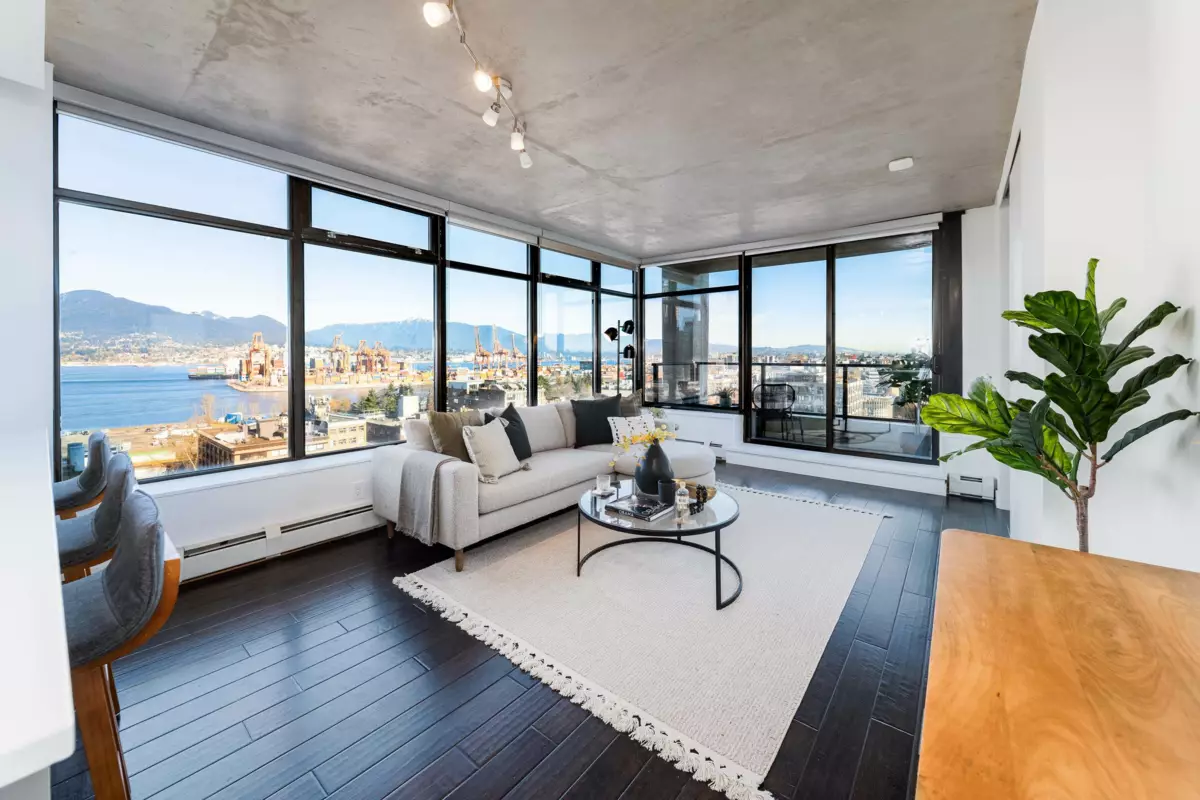 Dining Area Photo of 1201 108 W Cordova Street, Vancouver, BC