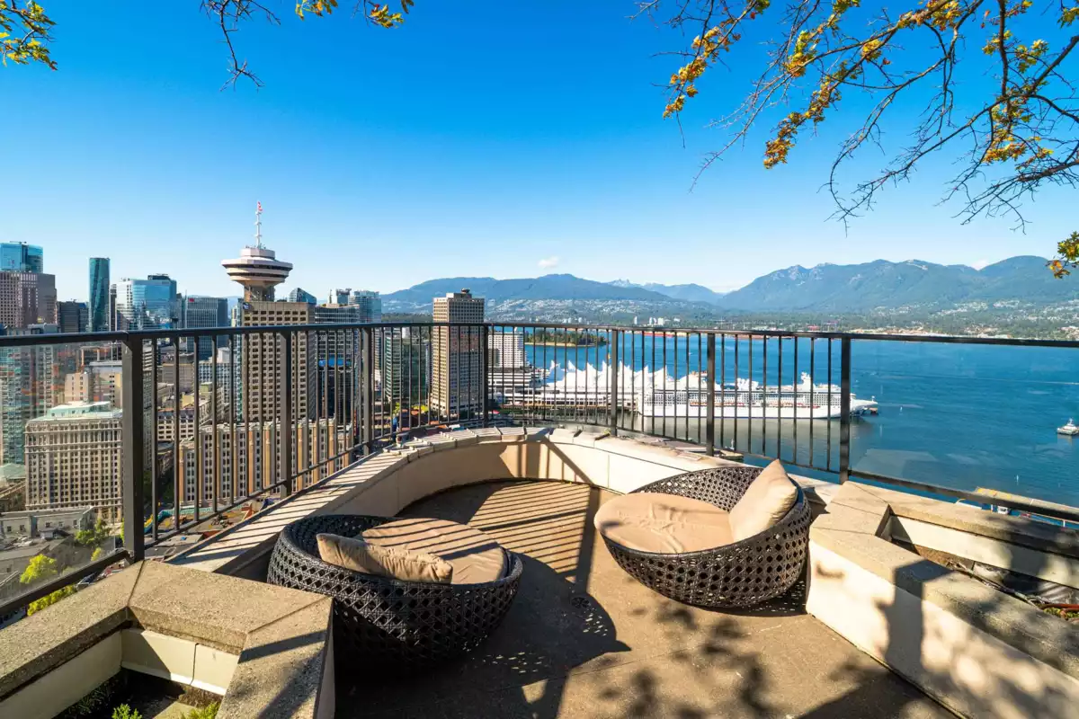 Hallway Photo of 1201 108 W Cordova Street, Vancouver, BC