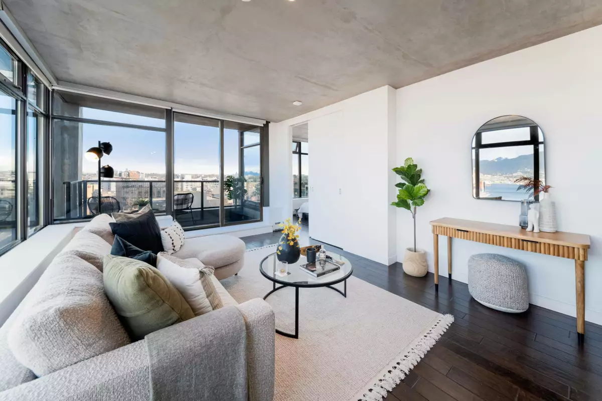 Primary Bathroom Photo of 1201 108 W Cordova Street, Vancouver, BC