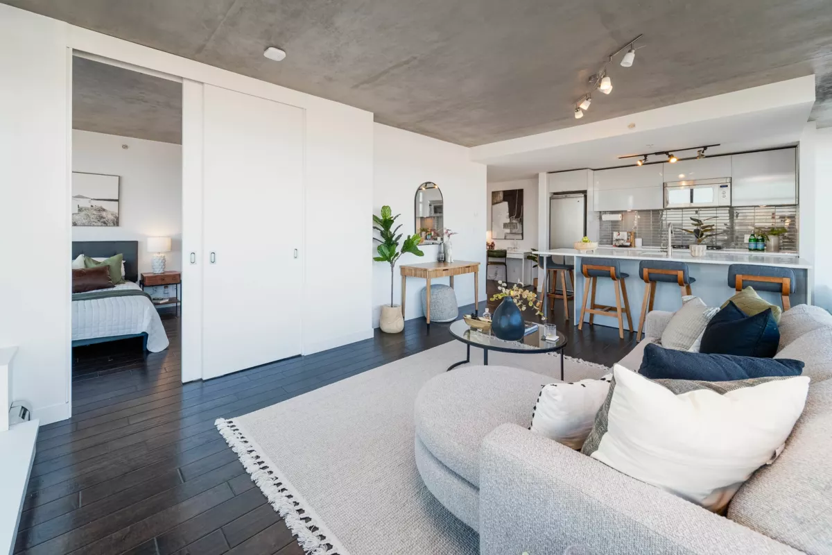 Walk-In Closet Photo of 1201 108 W Cordova Street, Vancouver, BC