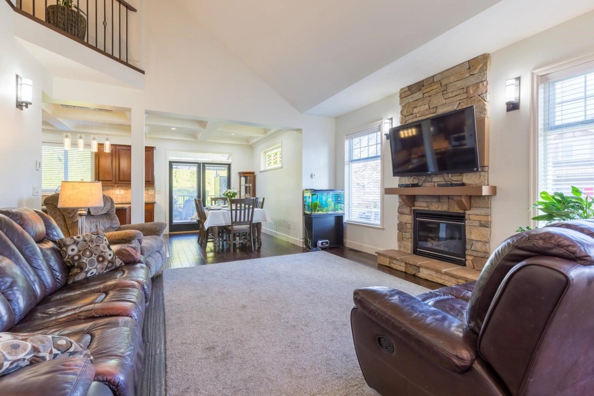 Dining Area Photo of 19667 72a Avenue, Langley, BC