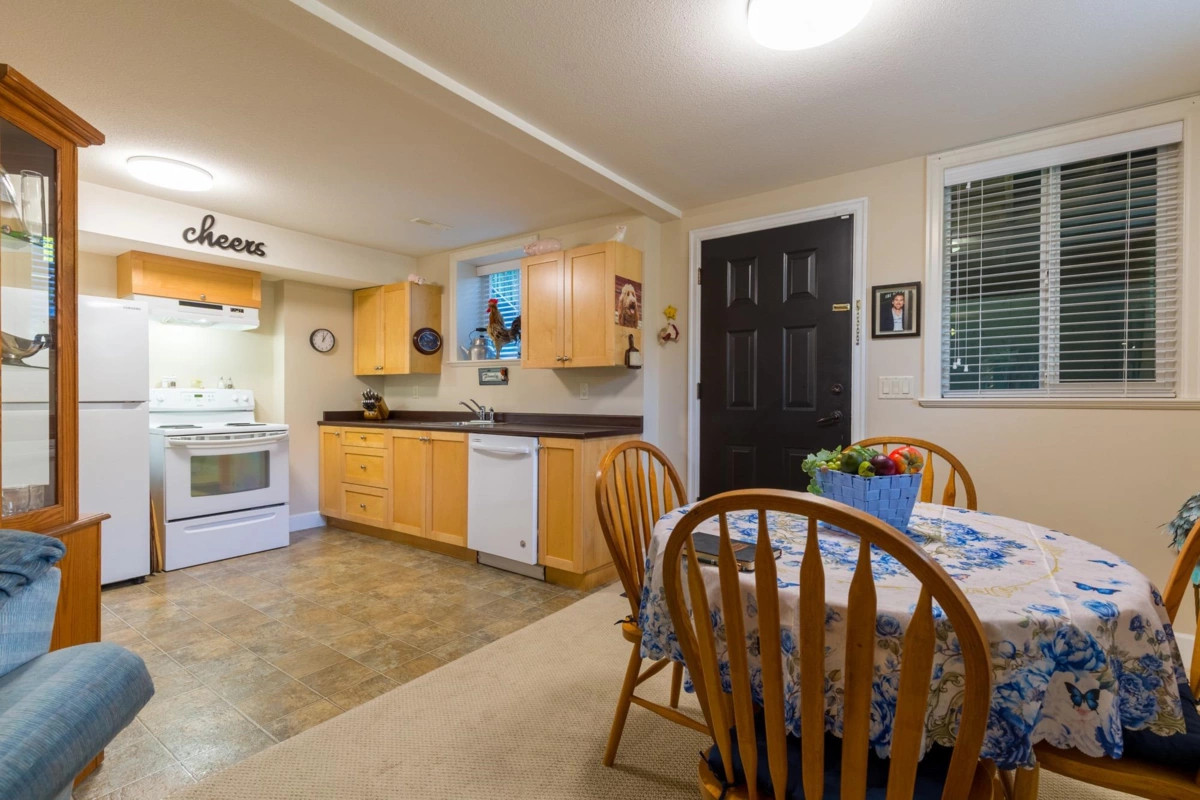 Front Yard Photo of 19667 72a Avenue, Langley, BC