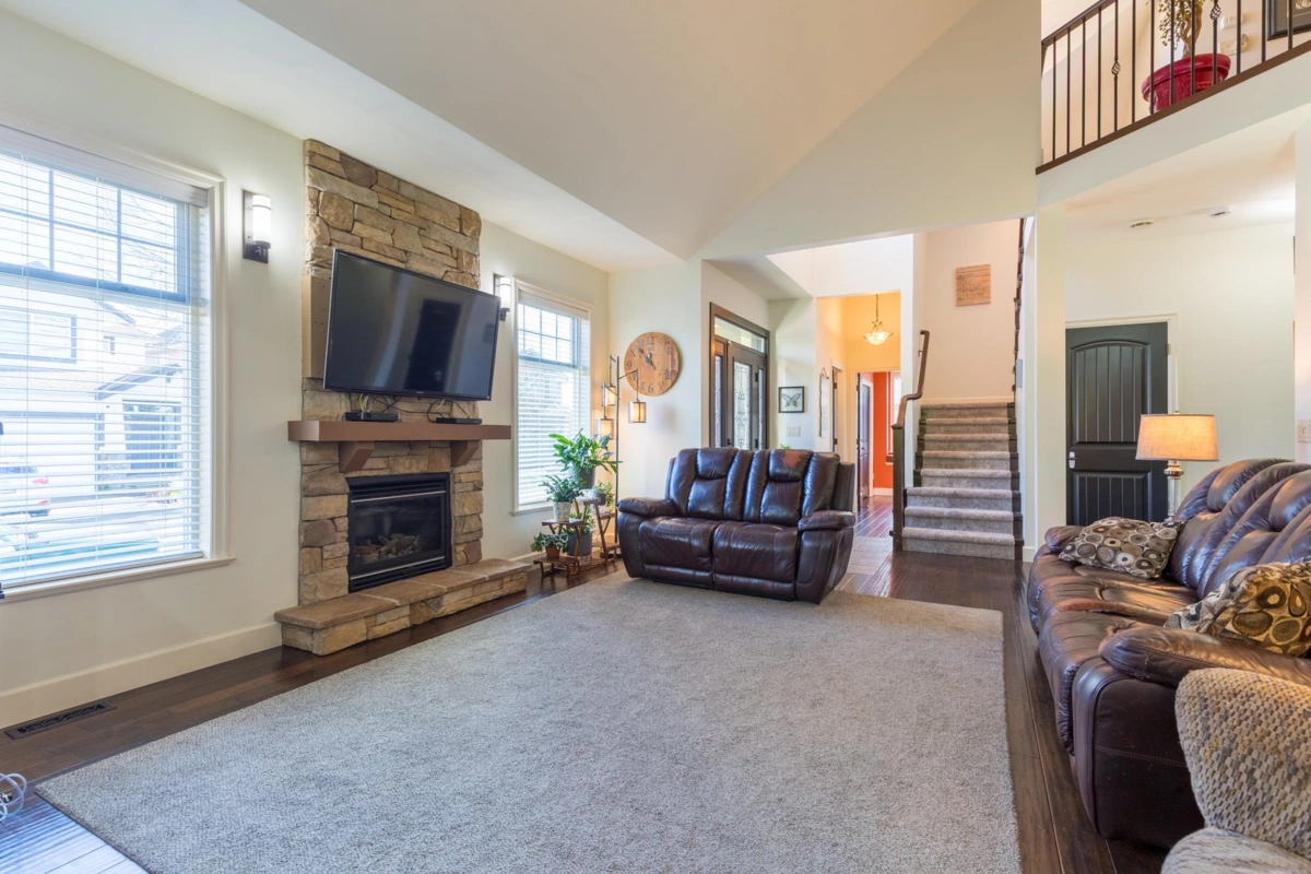 Kitchen Island Photo of 19667 72a Avenue, Langley, BC