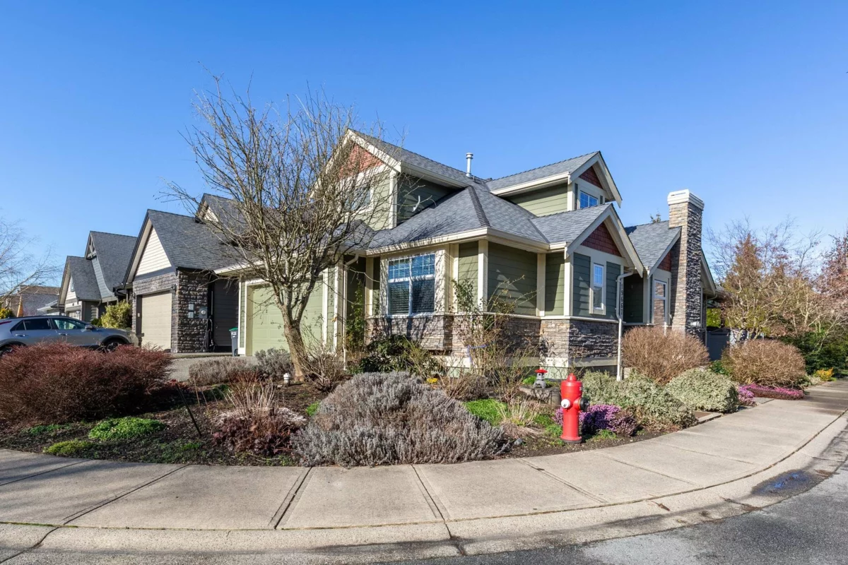 Living Room Photo of 19667 72a Avenue, Langley, BC