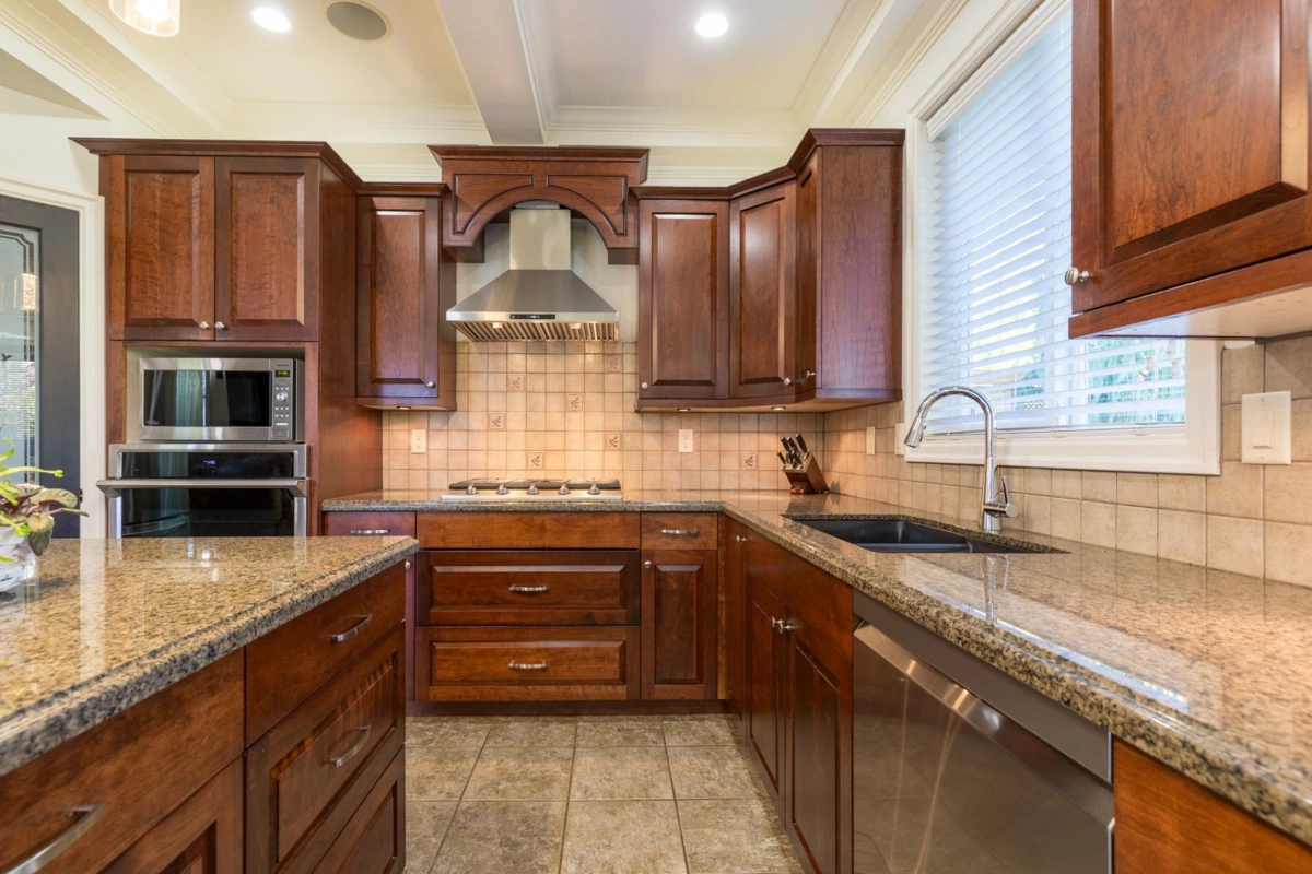 Primary Bathroom Photo of 19667 72a Avenue, Langley, BC
