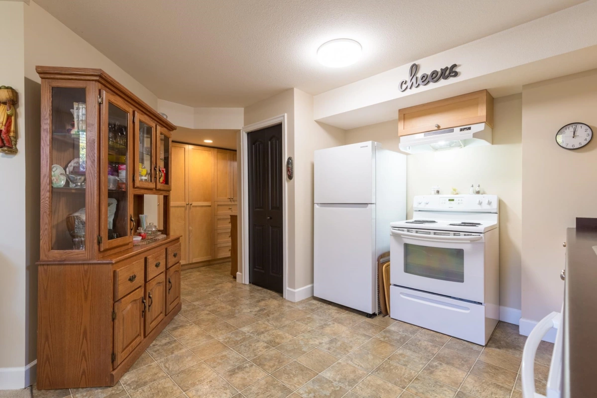 Swimming Pool Photo of 19667 72a Avenue, Langley, BC