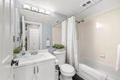 Primary Bathroom Photo of 106 19121 Ford Road, Pitt Meadows, BC