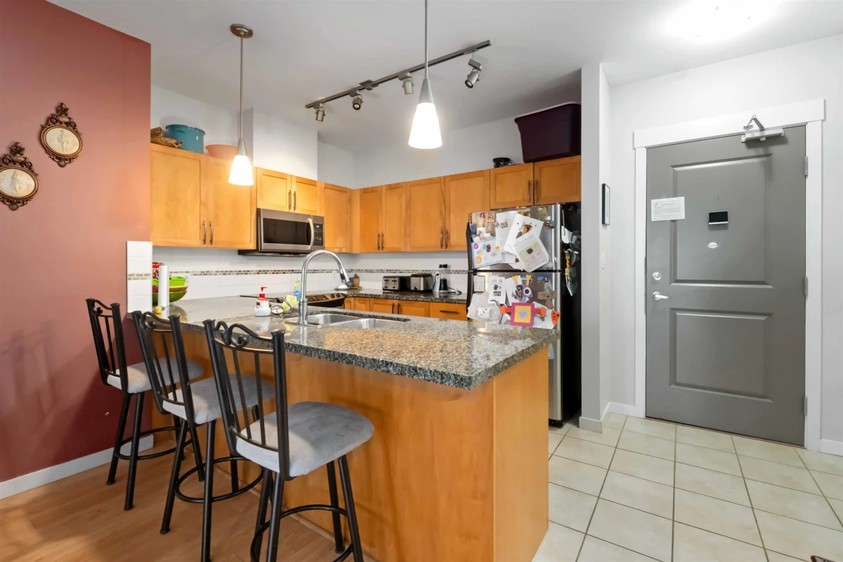 Kitchen Island Photo of 324 12350 Harris Road, Pitt Meadows, BC