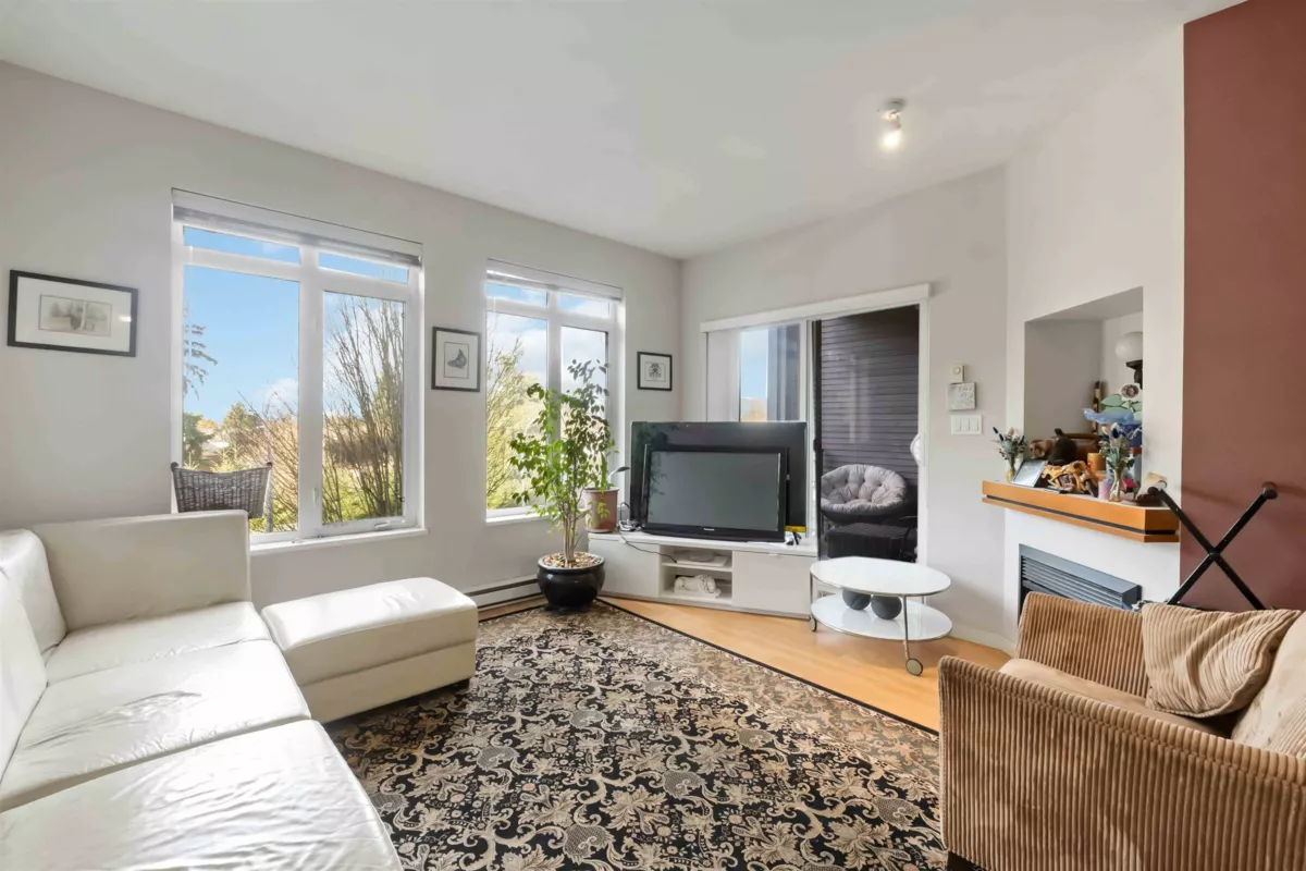 Living Room Photo of 324 12350 Harris Road, Pitt Meadows, BC