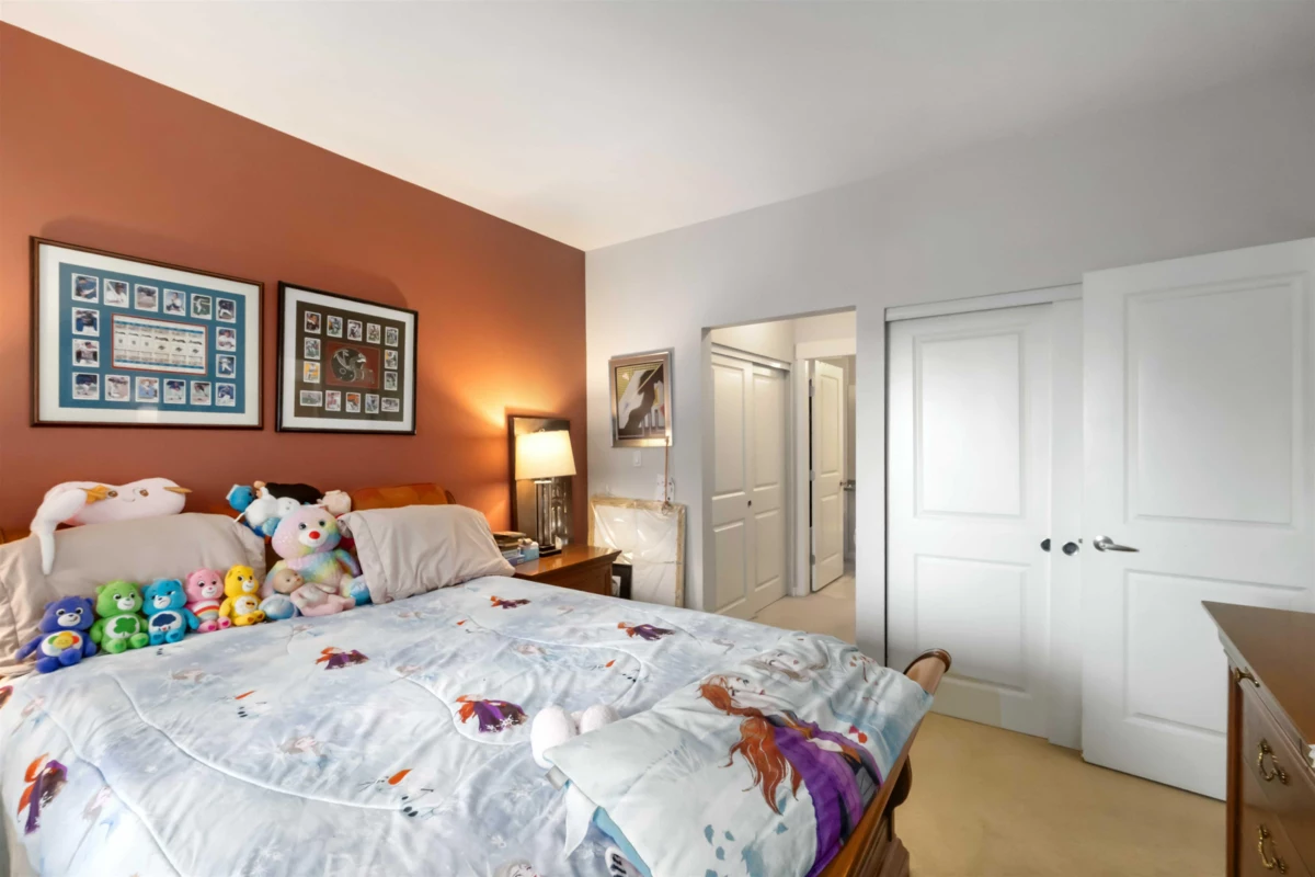 Primary Bathroom Photo of 324 12350 Harris Road, Pitt Meadows, BC