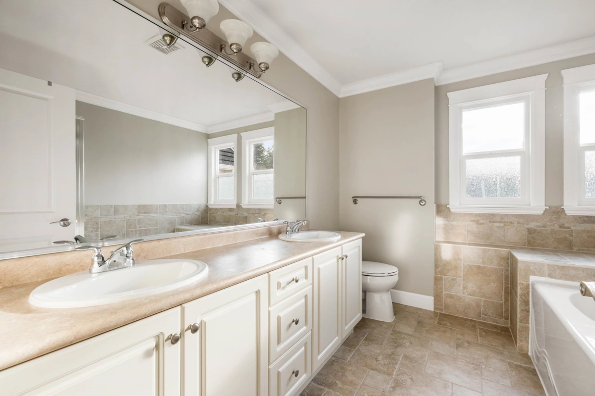 Hallway Photo of 3456 147a Street, Surrey, BC