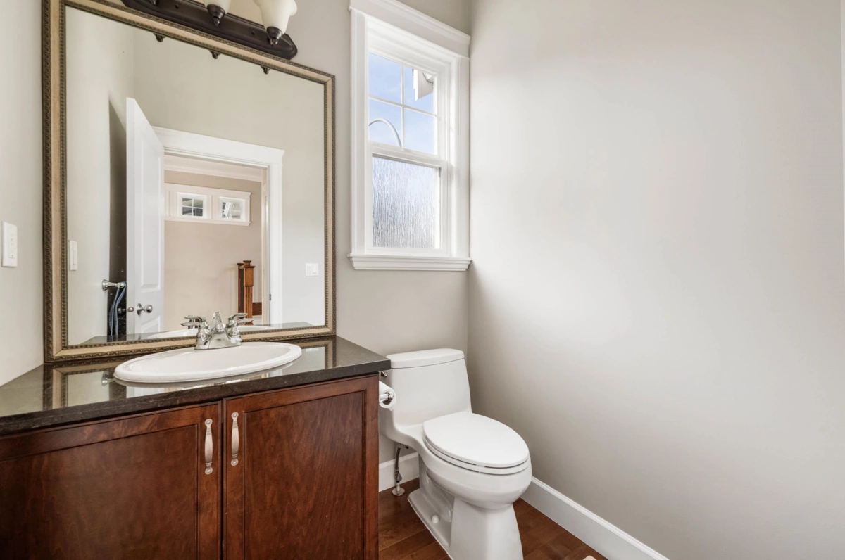 Powder Room Photo of 3456 147a Street, Surrey, BC