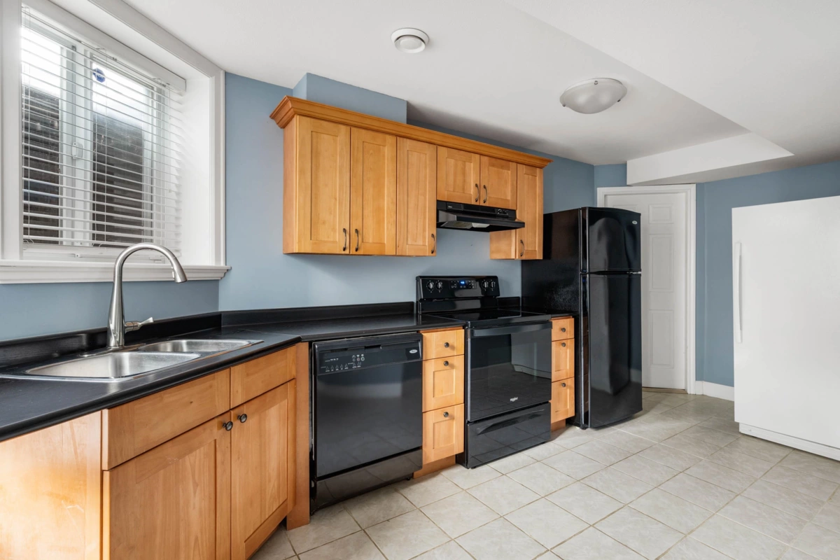 Swimming Pool Photo of 3456 147a Street, Surrey, BC