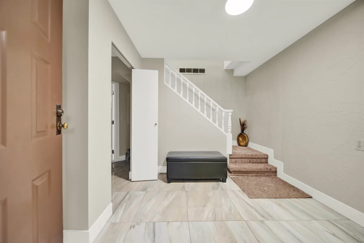 Living Room Photo of 11715 83a Avenue, Delta, BC