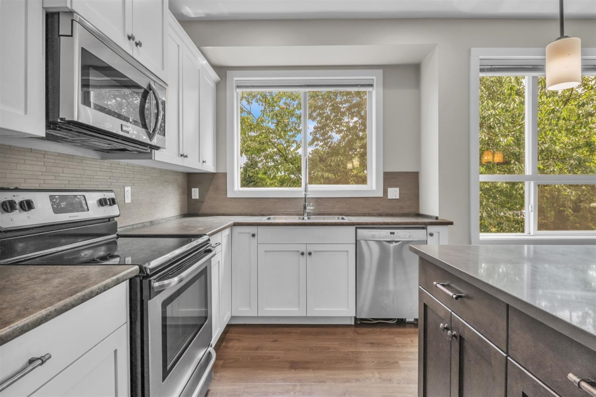 Dining Area Photo of 13 9270 Broadway Street, Chilliwack, BC
