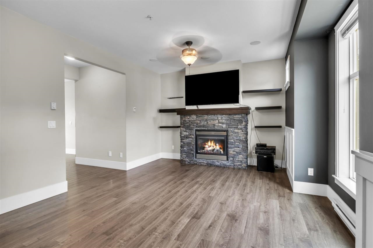 Primary Bathroom Photo of 13 9270 Broadway Street, Chilliwack, BC