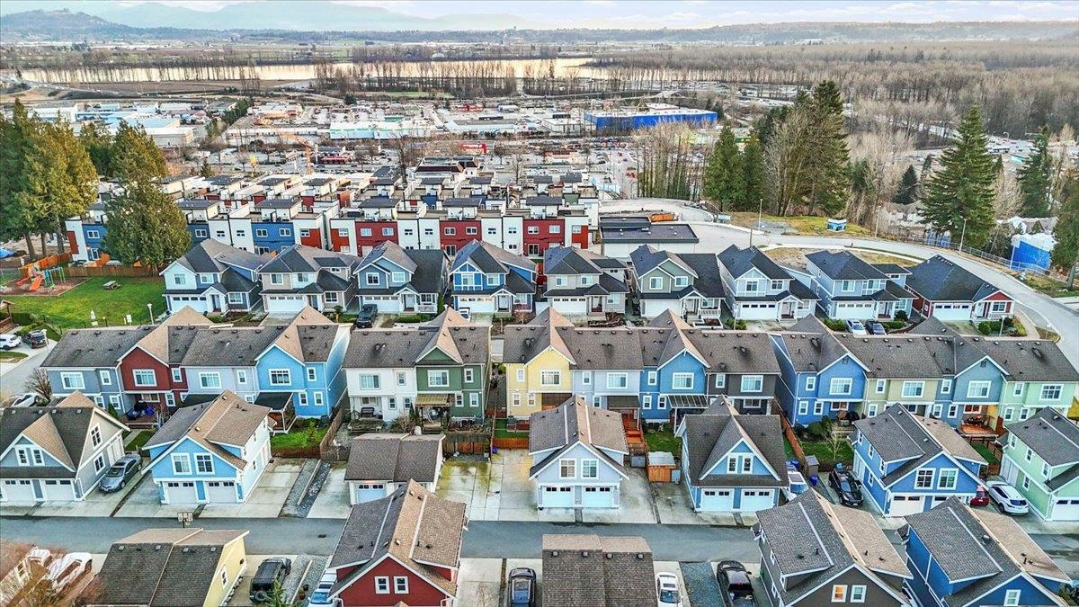 Front Yard Photo of 32579 Ross Drive, Mission, BC