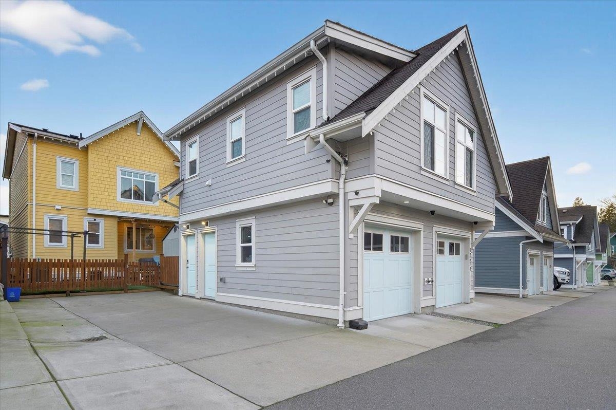 Laundry Room Photo of 32579 Ross Drive, Mission, BC