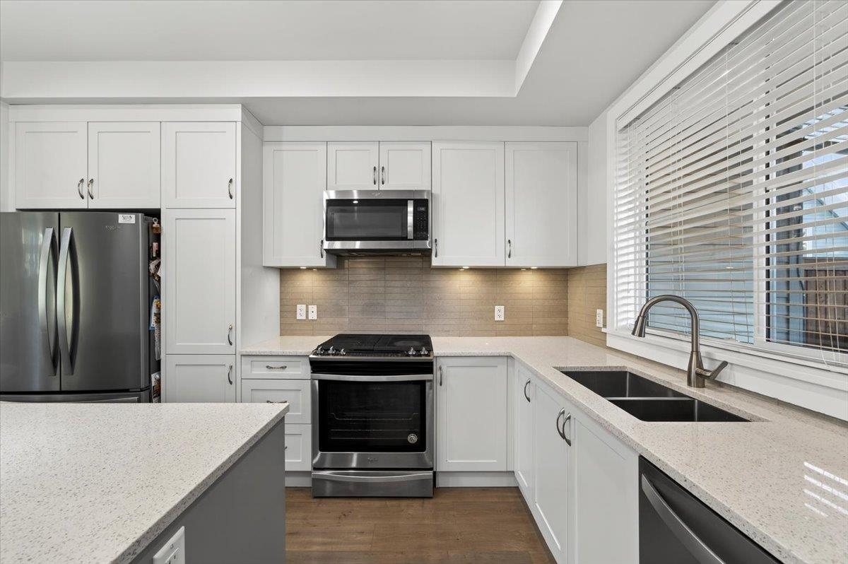 Pantry Photo of 32579 Ross Drive, Mission, BC