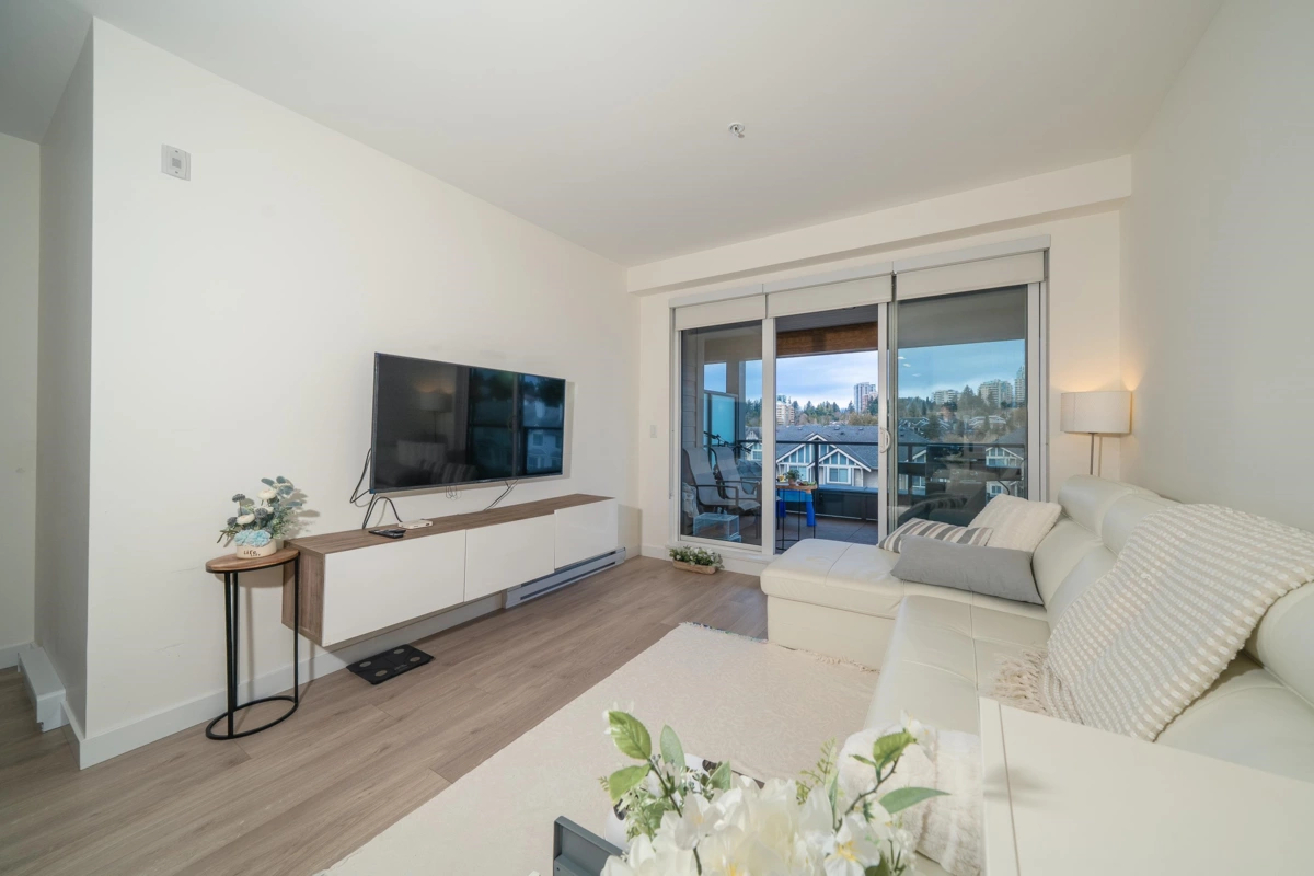 Family Room Photo of 404 7169 14th Avenue, Burnaby, BC