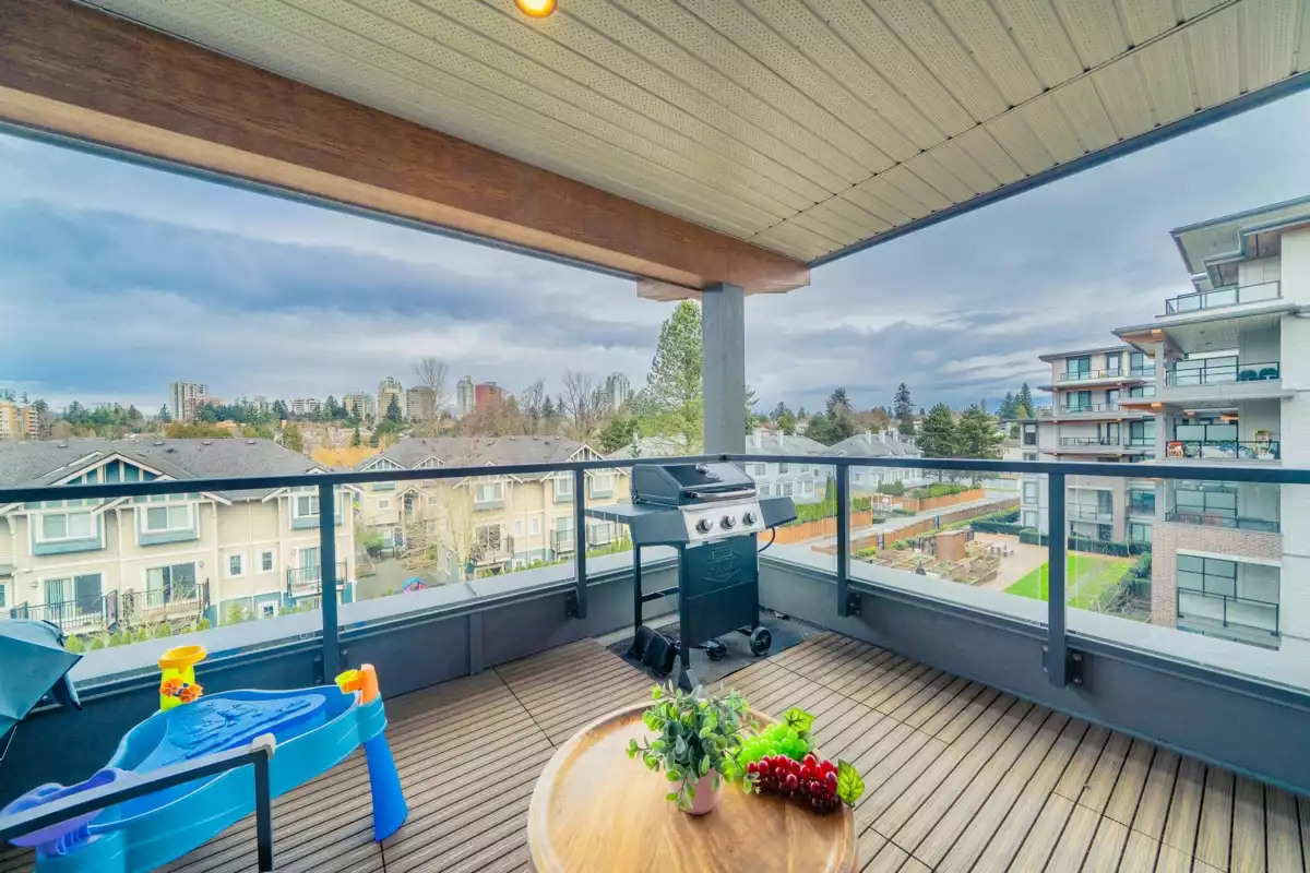 Hallway Photo of 404 7169 14th Avenue, Burnaby, BC