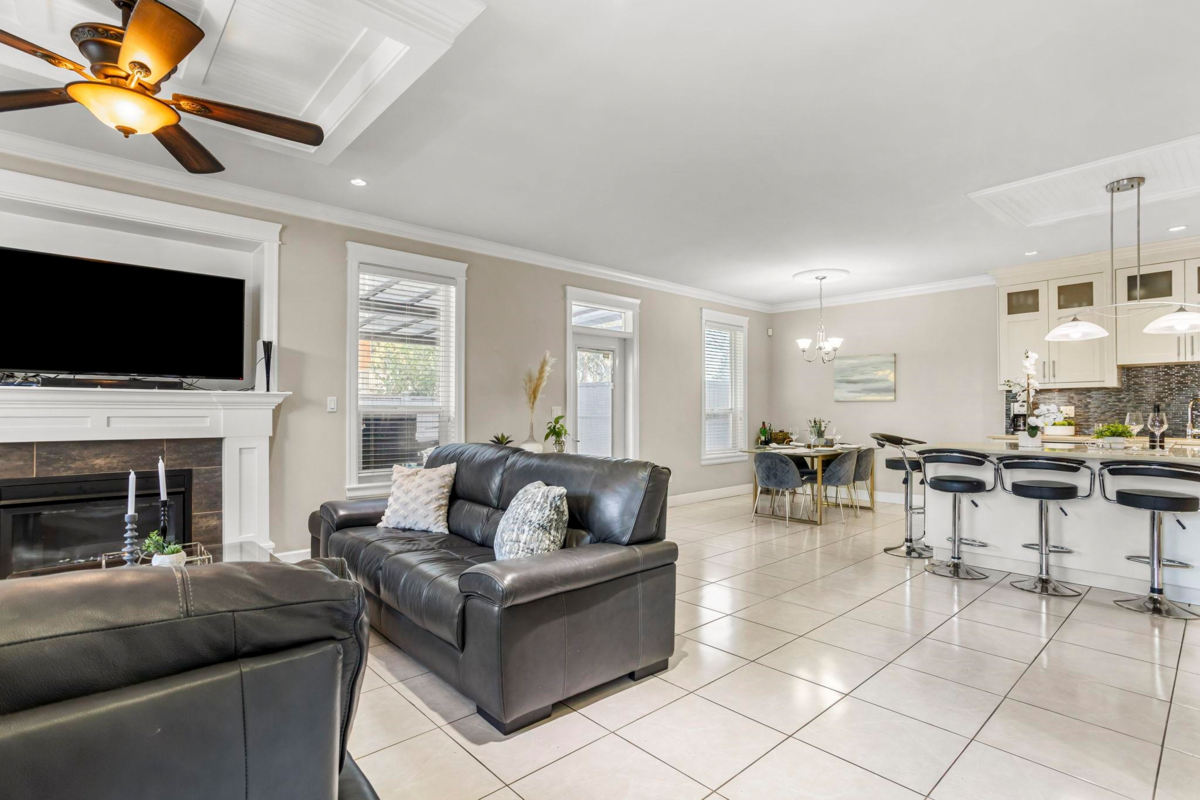 Family Room Photo of 11790 80 Avenue, Delta, BC