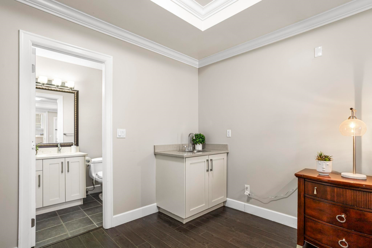 Guest Bathroom Photo of 11790 80 Avenue, Delta, BC