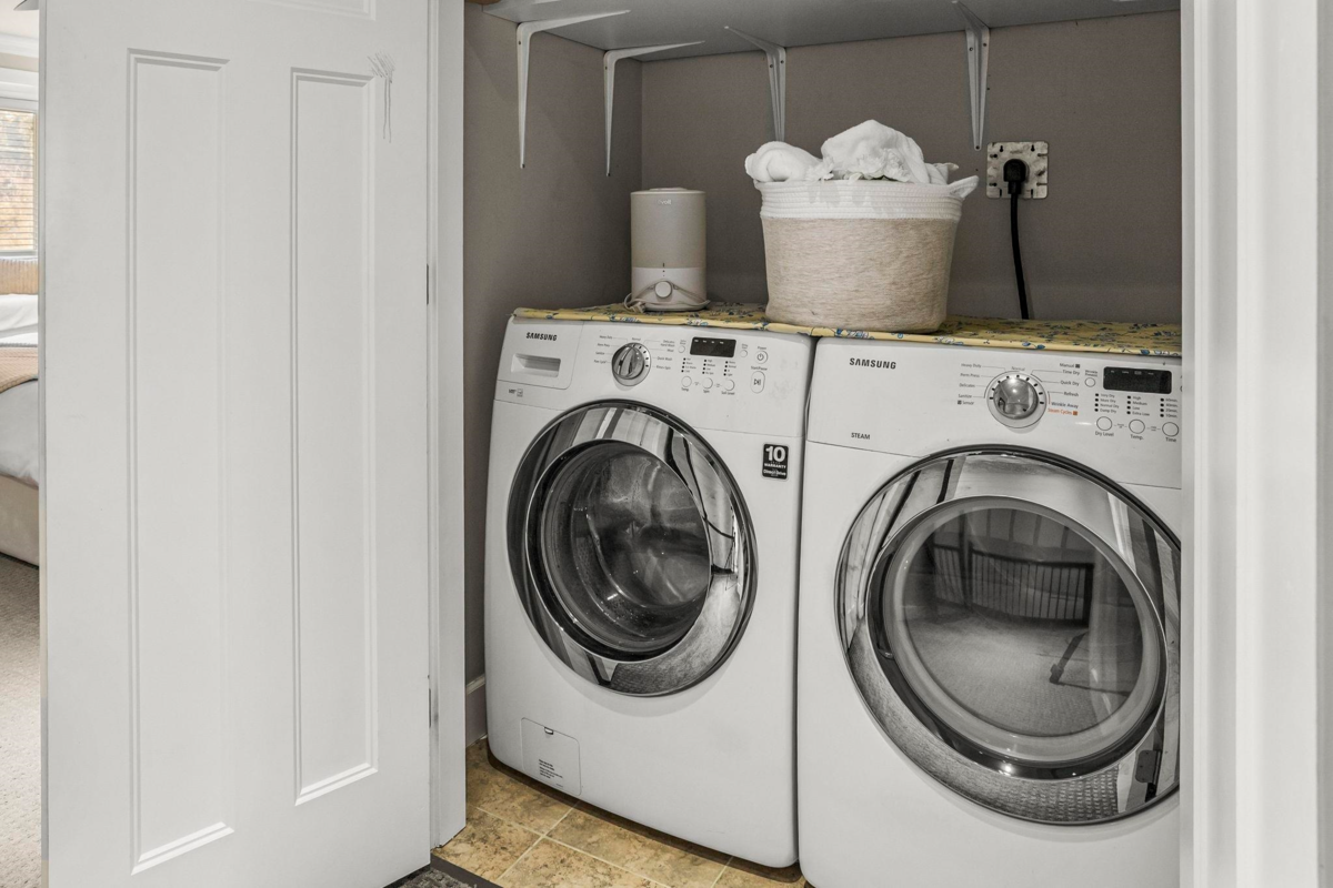 Hallway Photo of 11790 80 Avenue, Delta, BC