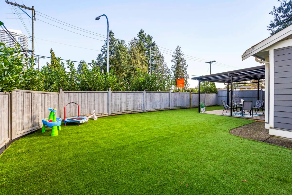 Hot Tub / Spa Photo of 11790 80 Avenue, Delta, BC