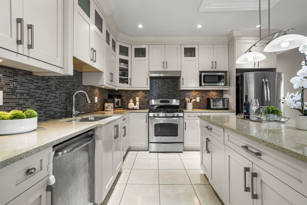 Primary Bathroom Photo of 11790 80 Avenue, Delta, BC