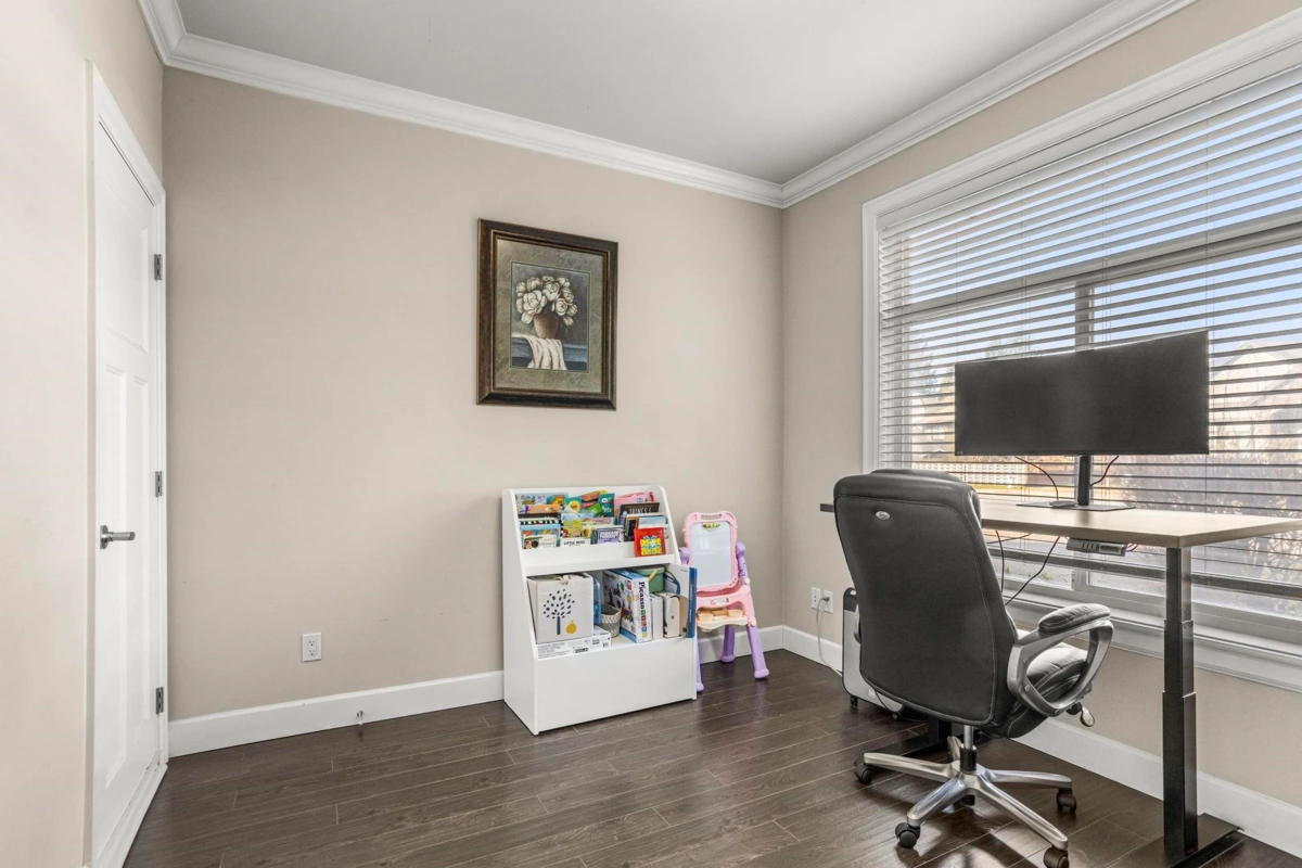 Walk-In Closet Photo of 11790 80 Avenue, Delta, BC